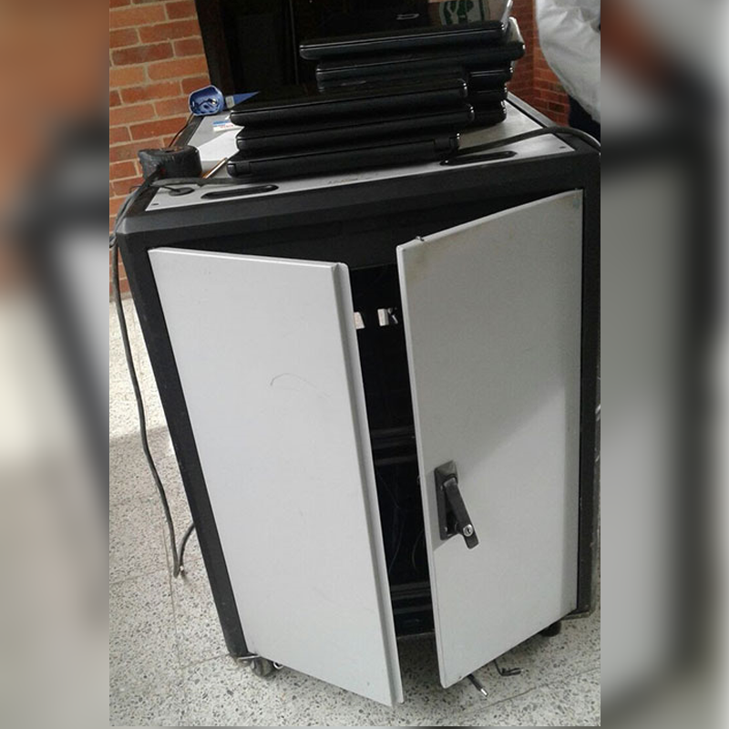 carro con ruedas para 30 laptops