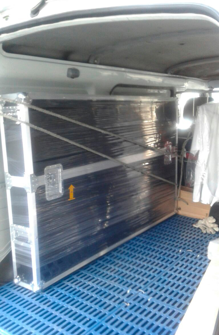 Transporte de pantallas para tv delicado flight case Transporte de pantallas para tv delicado flight case