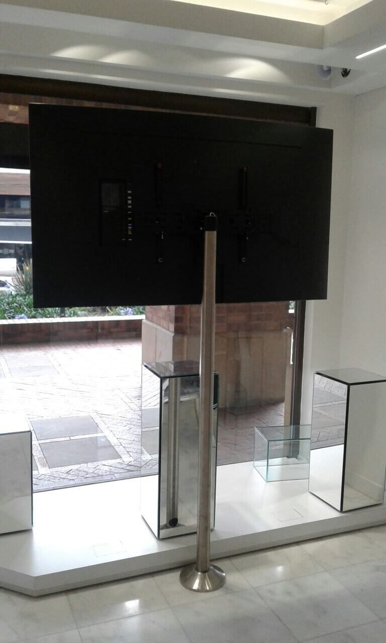 Base de pivote para televisores de grandes dimensiones en Bogota Base de pivote para televisores de grandes dimensiones en Bogota