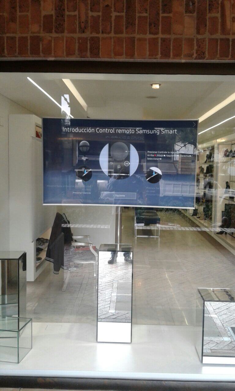 Soporte fijo tipo pivote para televisores de grandes dimensiones Soporte fijo tipo pivote para televisores de grandes dimensiones