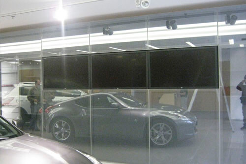 Base videowall para tres pantallas paralelamente Base videowall para tres pantallas paralelamente