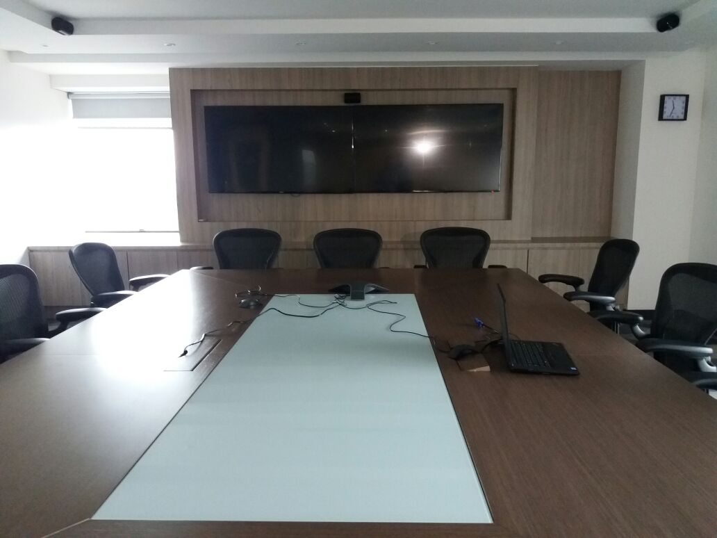 Instalación de Soporte de Pared para Monitores de 55 pulgadas en pared de madera Instalación de Soporte de Pared para Monitores de 55 pulgadas en pared de madera
