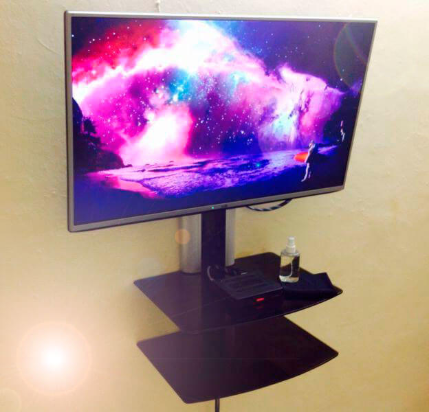 Repisa de un punto para la sobreposicion de objetos o aparatos conectados a la tv Repisa de un punto para la sobreposicion de objetos o aparatos conectados a la tv