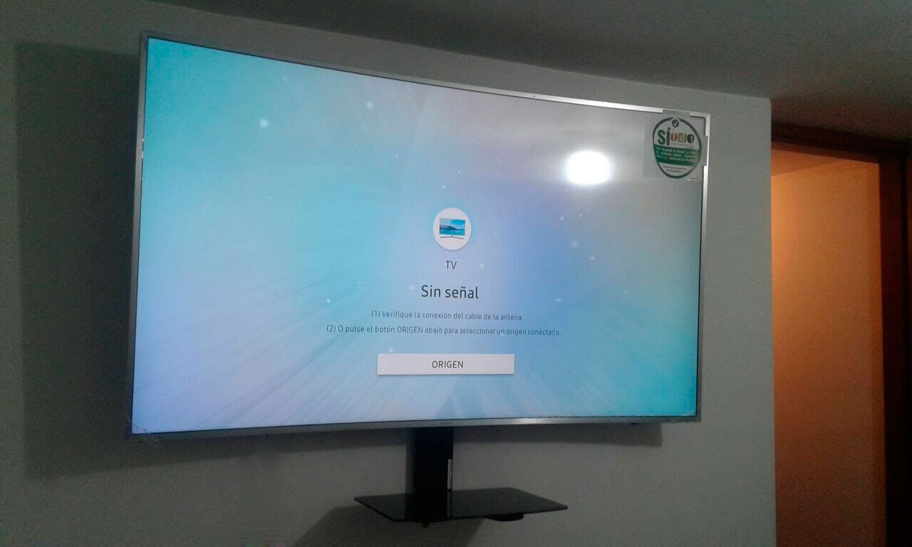 Repisas de un punto para televisores curvos Repisas de un punto para televisores curvos