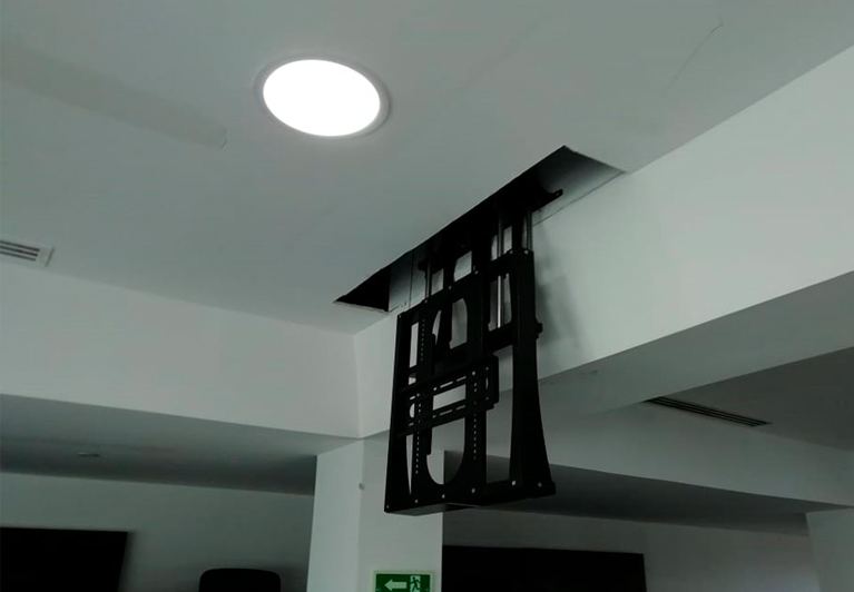 Ascensor de mesa para tv